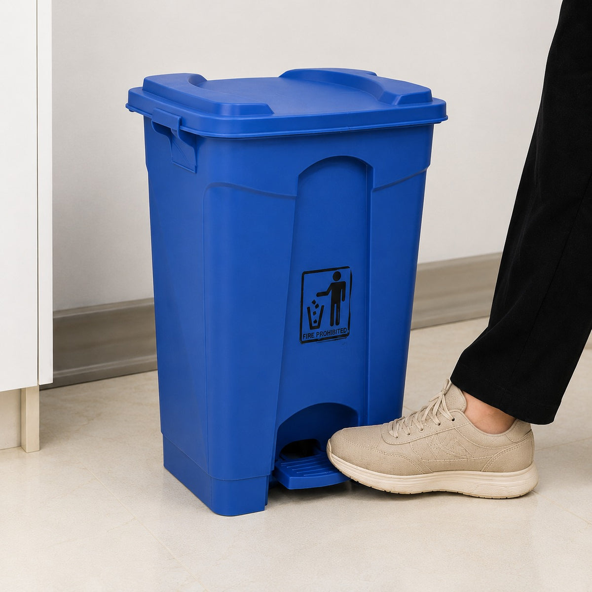 Zidello 15L Plastic Pedal Bin (25 cm × 39cm) – Heavy-Duty Foot-Operate
