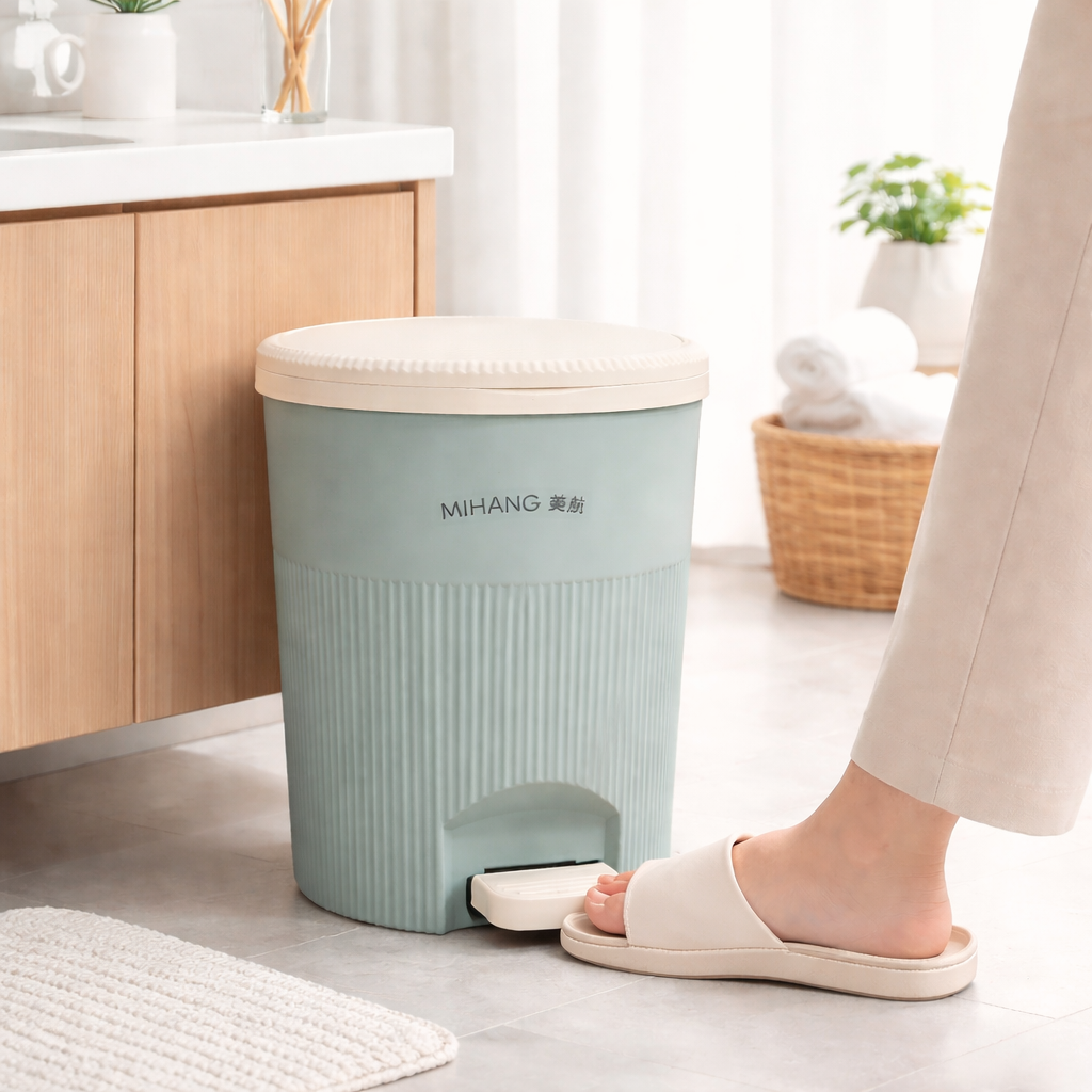Zidello cylindrical pedal dustbin with soft-closing lid, ribbed design, hands-free operation, large capacity trash bin