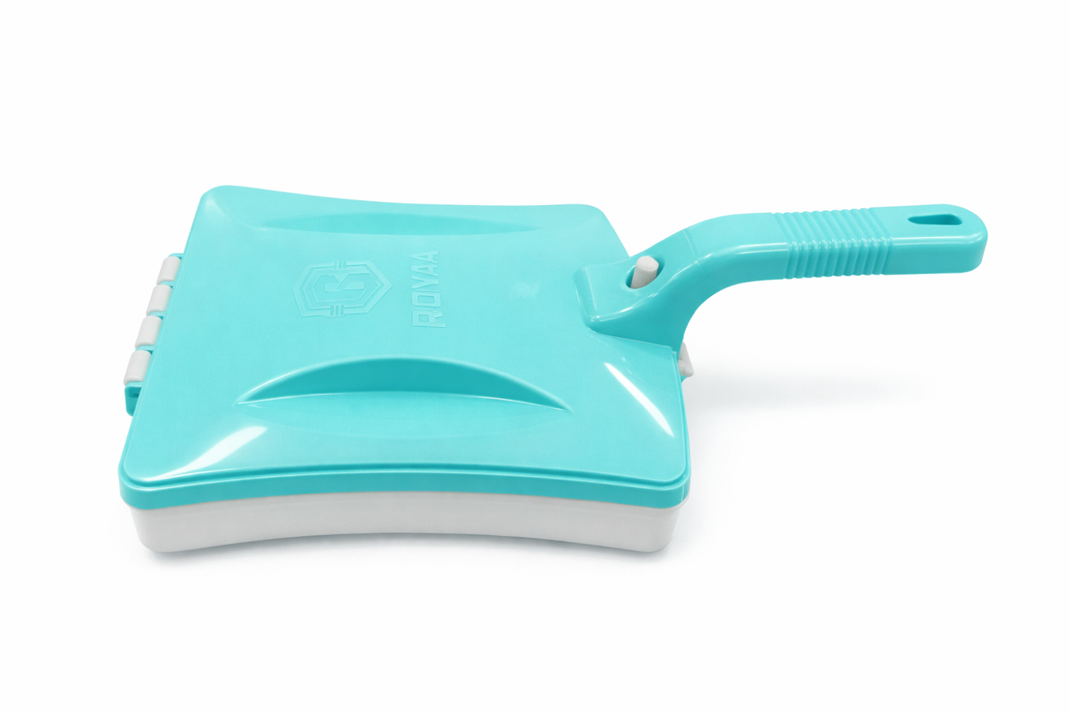 Triple-action carpet cleaning roller brush for effective dirt remove