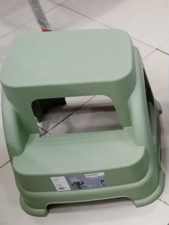 ZIDELLO Strong Grip Step Stool