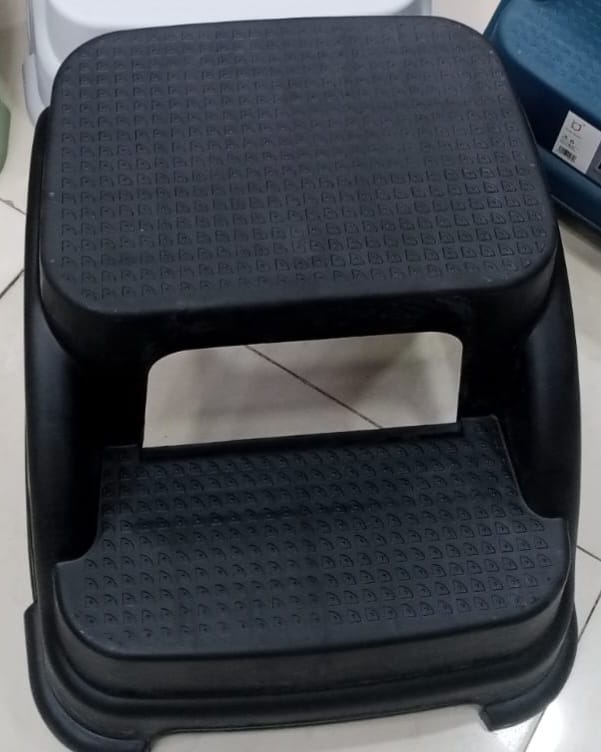 ZIDELLO Strong Grip Step Stool