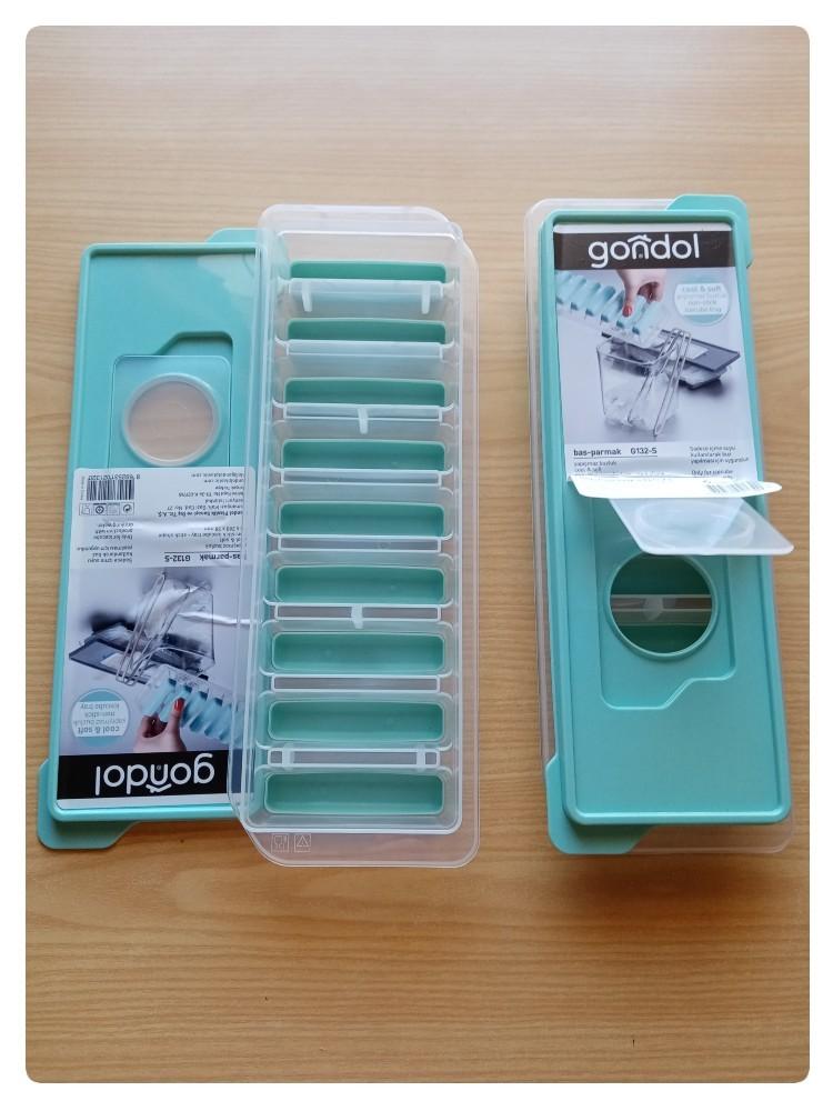 Ice Cube Tray with Lid (Non-Stick) [Large 9 Sticks]